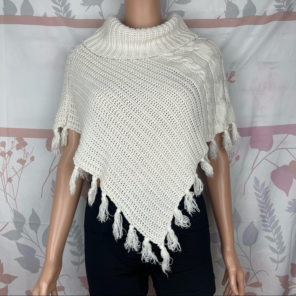 Arizona Jean Co. Cream Beige Ribbed Knit Poncho Cowl Neck Asymmetrical M (14/16)